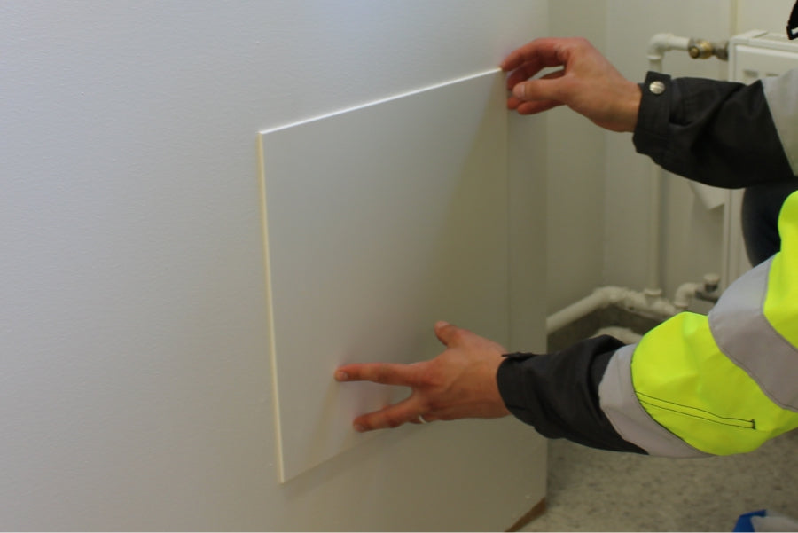 Huoltoluukku PML 350x750 magneettikiinnityksellä, asennus